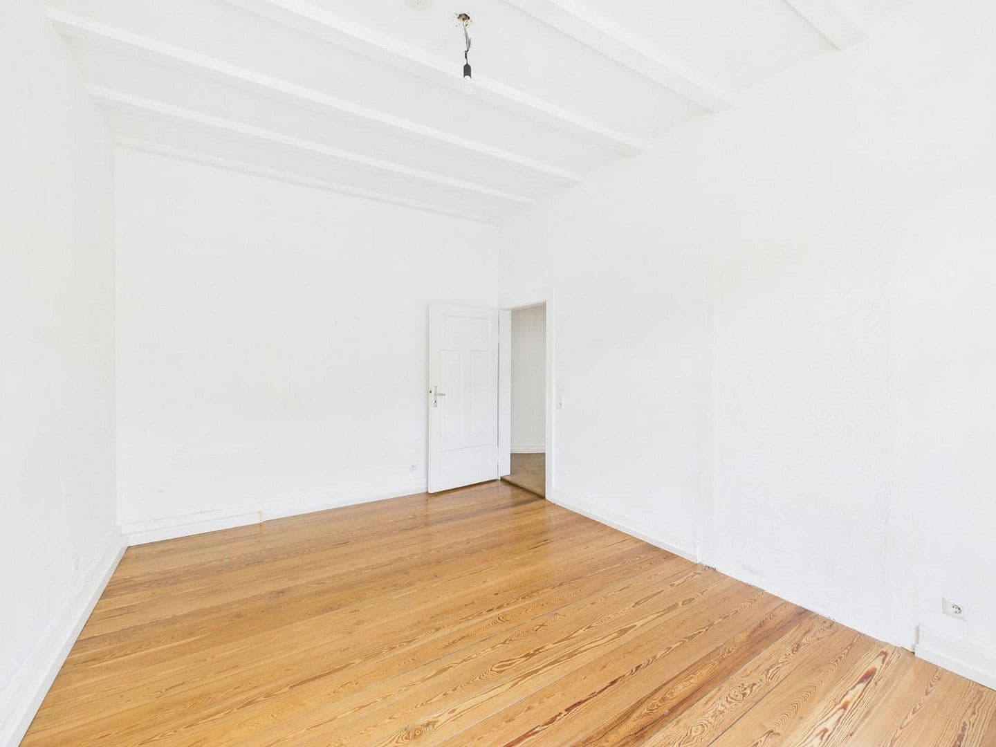 Pronájem bytu 4+1 95 m², Karlstraße 17, Baden- Baden, Bádensko-Württembersko Pronájem bytu 4+1 95 m², Karlstraße 17, Baden- Baden, Bádensko-Württembersko