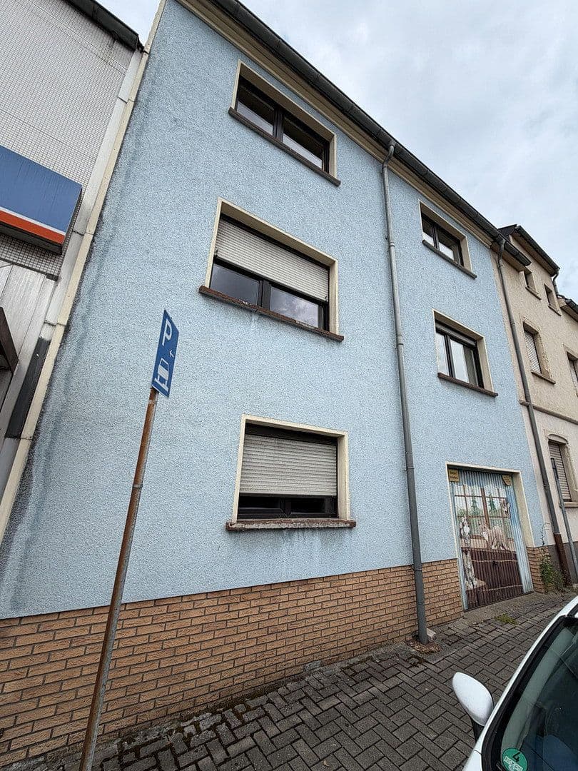 Prodej domu 184 m², pozemek 93 m², Paulsburgstr. 1, Quierschied, Země Sársko Prodej domu 184 m², pozemek 93 m², Paulsburgstr. 1, Quierschied, Země Sársko