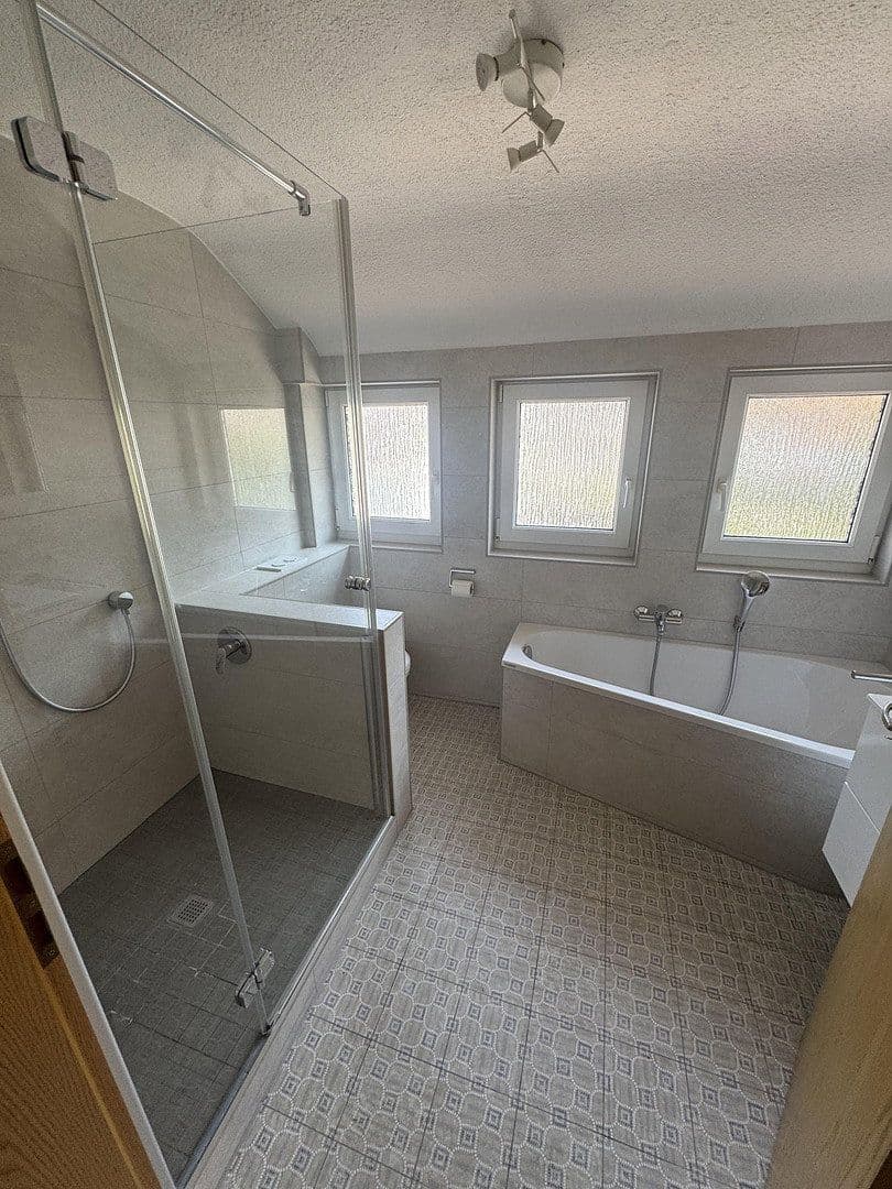 Pronájem bytu 2+kk 68 m², Bad Urach, Bádensko-Württembersko Pronájem bytu 2+kk 68 m², Bad Urach, Bádensko-Württembersko