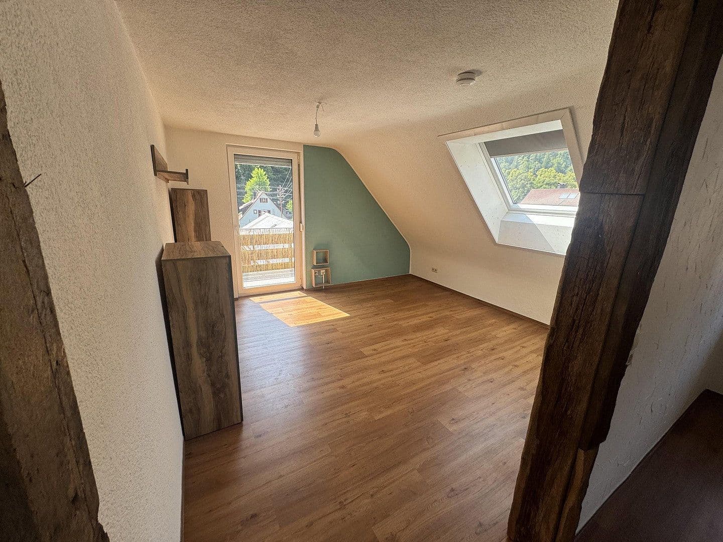 Pronájem bytu 2+kk 68 m², Bad Urach, Bádensko-Württembersko Pronájem bytu 2+kk 68 m², Bad Urach, Bádensko-Württembersko