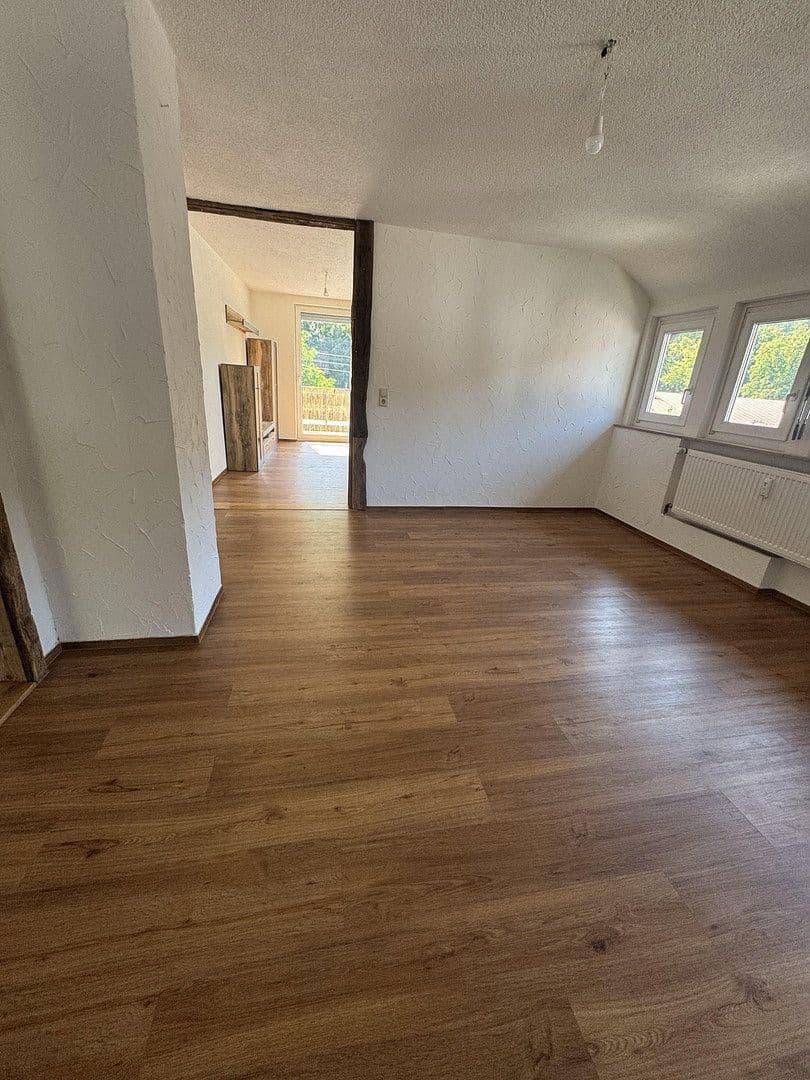 Pronájem bytu 2+kk 68 m², Bad Urach, Bádensko-Württembersko Pronájem bytu 2+kk 68 m², Bad Urach, Bádensko-Württembersko