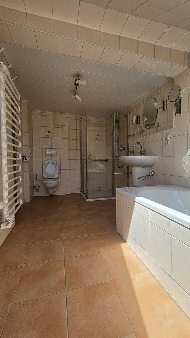 Prodej domu 160 m², pozemek 345 m², Zeulenroda-Triebes, Durynsko Prodej domu 160 m², pozemek 345 m², Zeulenroda-Triebes, Durynsko