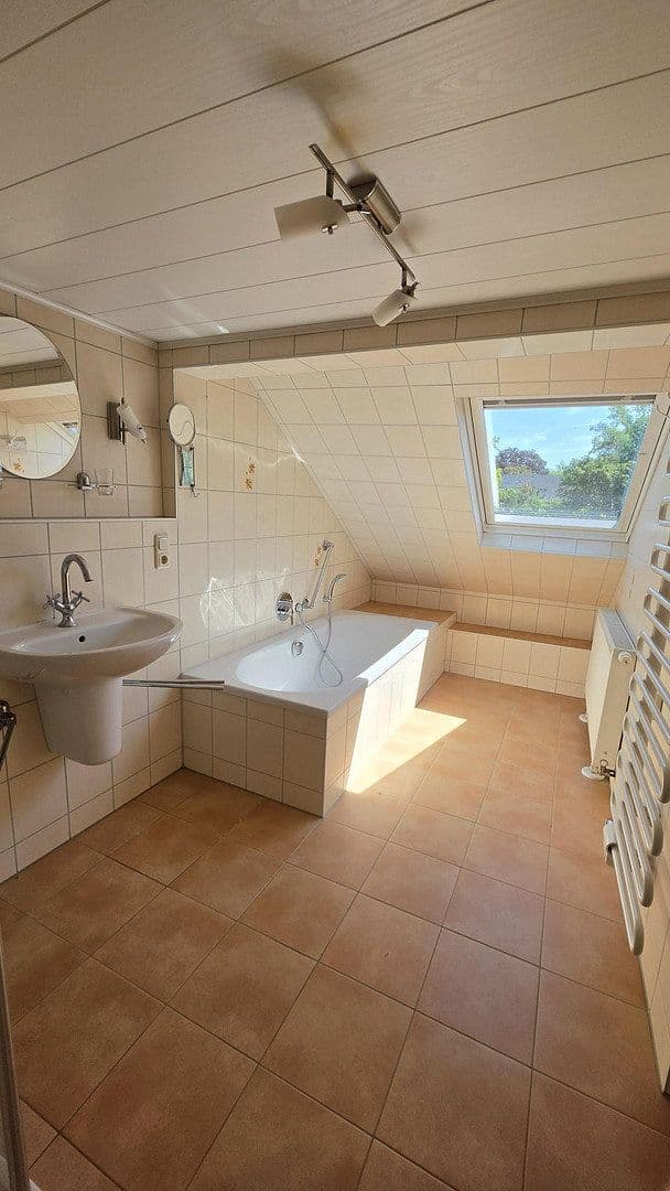 Prodej domu 160 m², pozemek 345 m², Zeulenroda-Triebes, Durynsko Prodej domu 160 m², pozemek 345 m², Zeulenroda-Triebes, Durynsko