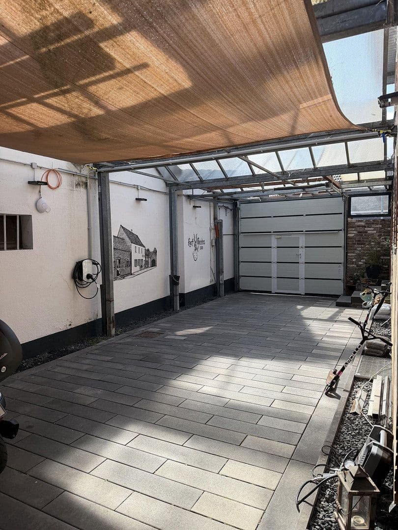 Prodej domu 280 m², pozemek 1.300 m², Grevenbroich, Severní Porýní-Vestfálsko Prodej domu 280 m², pozemek 1.300 m², Grevenbroich, Severní Porýní-Vestfálsko