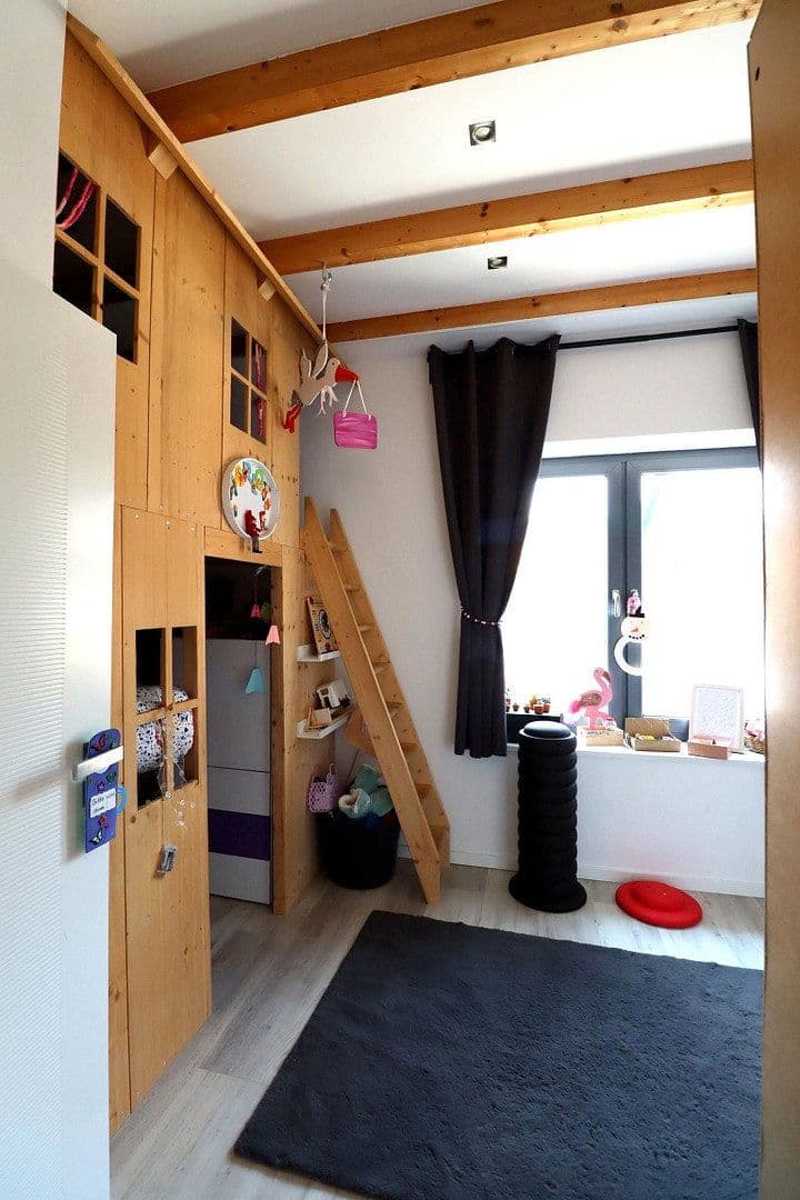 Prodej domu 280 m², pozemek 1.300 m², Grevenbroich, Severní Porýní-Vestfálsko Prodej domu 280 m², pozemek 1.300 m², Grevenbroich, Severní Porýní-Vestfálsko