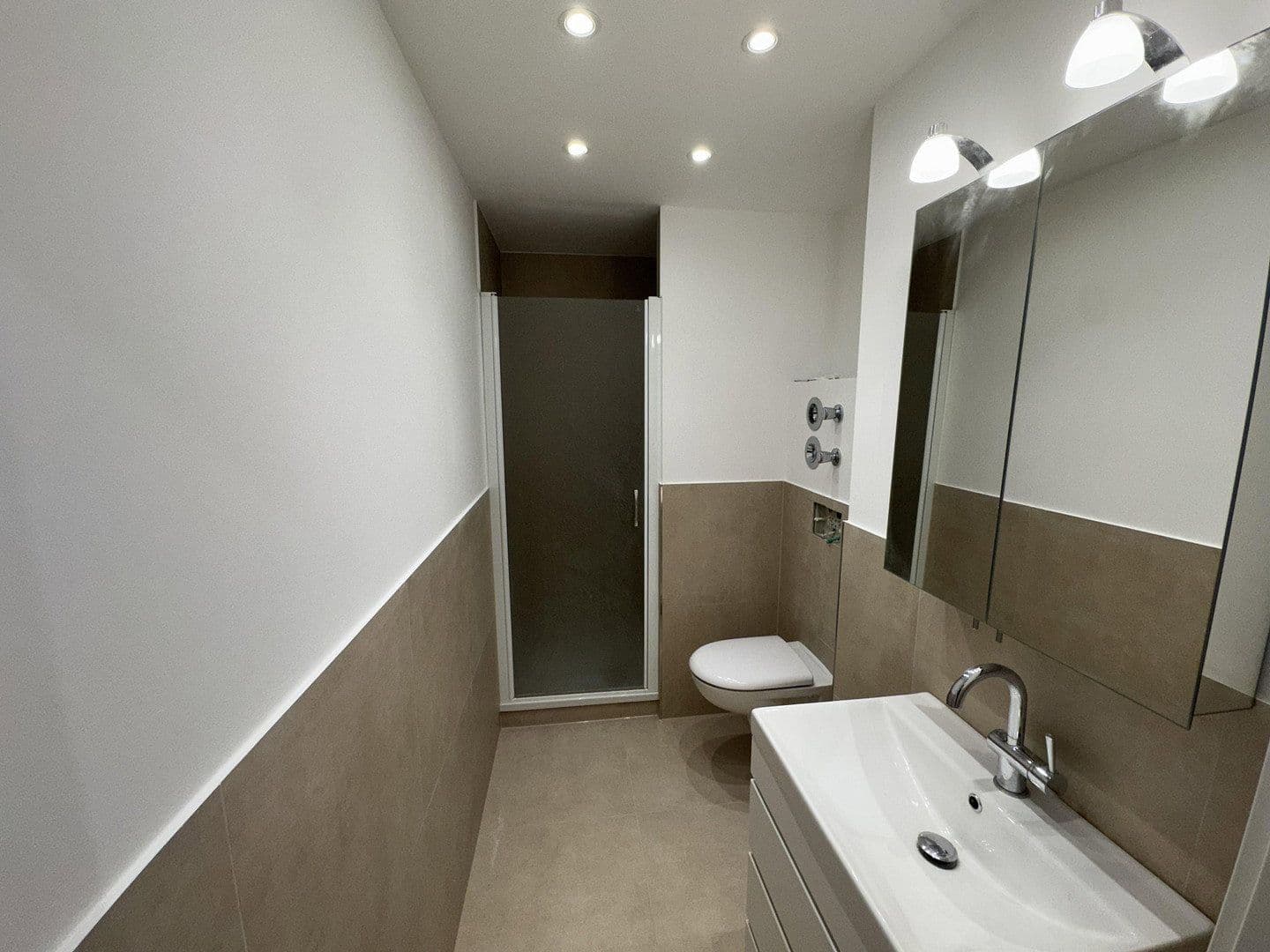 Prodej bytu 3+1 78 m², Köln, Severní Porýní-Vestfálsko Prodej bytu 3+1 78 m², Köln, Severní Porýní-Vestfálsko