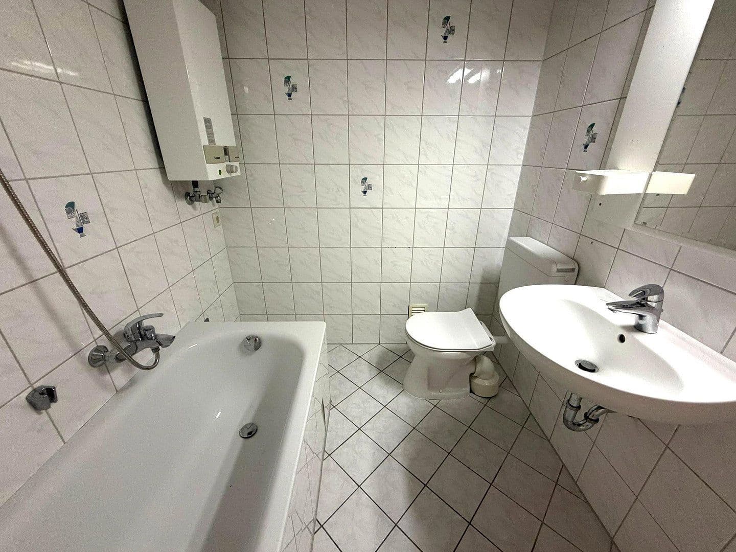 Pronájem bytu 2+1 70 m², Bismarckstraße 83, Ludwigshafen, Porýní-Falc Pronájem bytu 2+1 70 m², Bismarckstraße 83, Ludwigshafen, Porýní-Falc