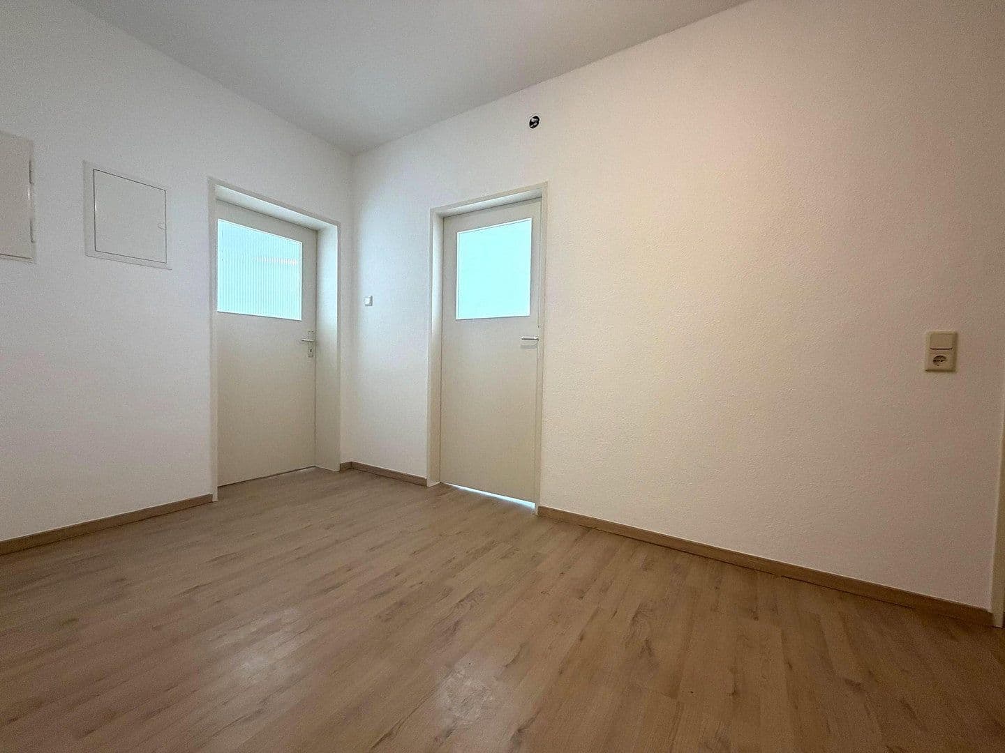 Pronájem bytu 2+1 70 m², Bismarckstraße 83, Ludwigshafen, Porýní-Falc Pronájem bytu 2+1 70 m², Bismarckstraße 83, Ludwigshafen, Porýní-Falc