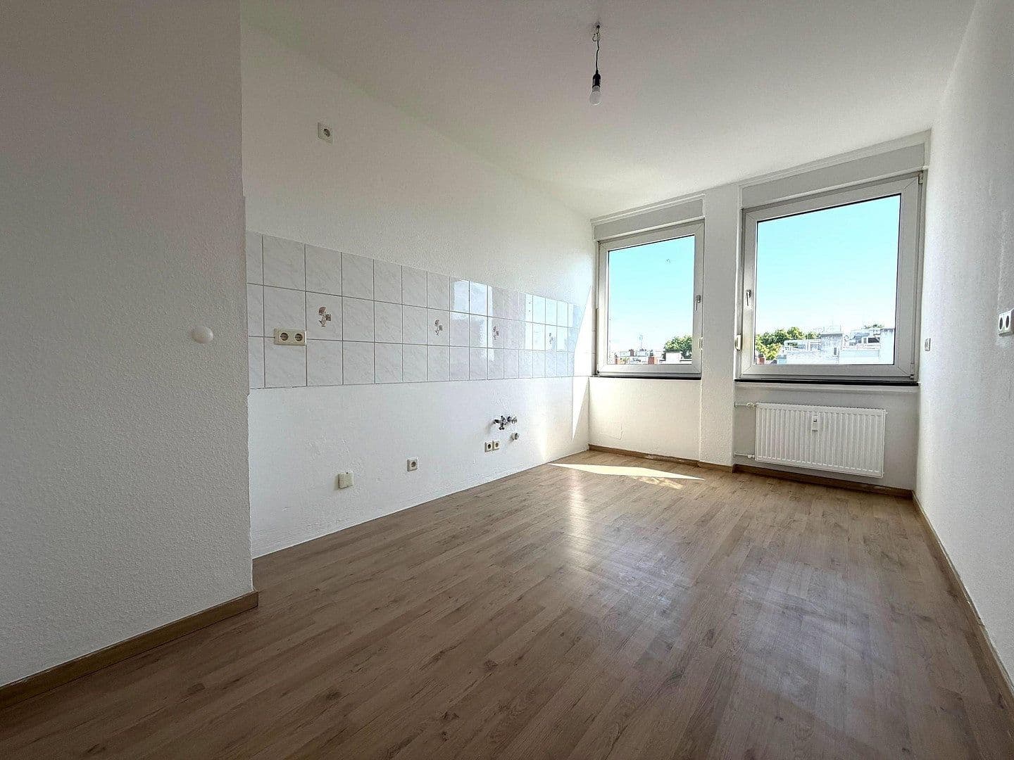 Pronájem bytu 2+1 70 m², Bismarckstraße 83, Ludwigshafen, Porýní-Falc Pronájem bytu 2+1 70 m², Bismarckstraße 83, Ludwigshafen, Porýní-Falc