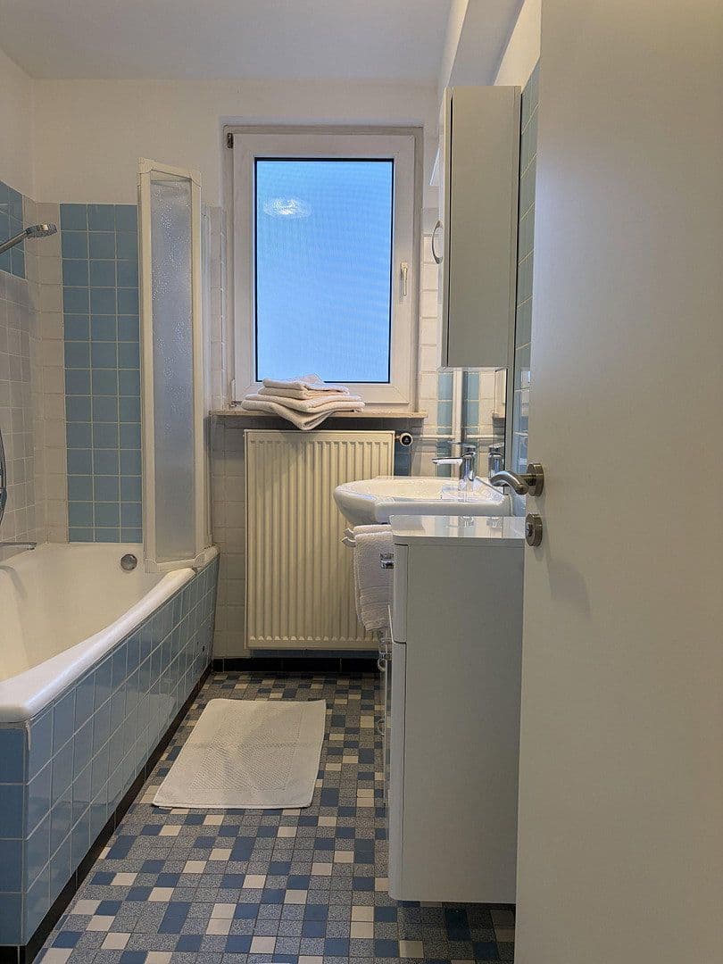 Pronájem bytu 1+kk 37 m², Friedrich Ebert, Bad Vilbel, Hessen Pronájem bytu 1+kk 37 m², Friedrich Ebert, Bad Vilbel, Hessen