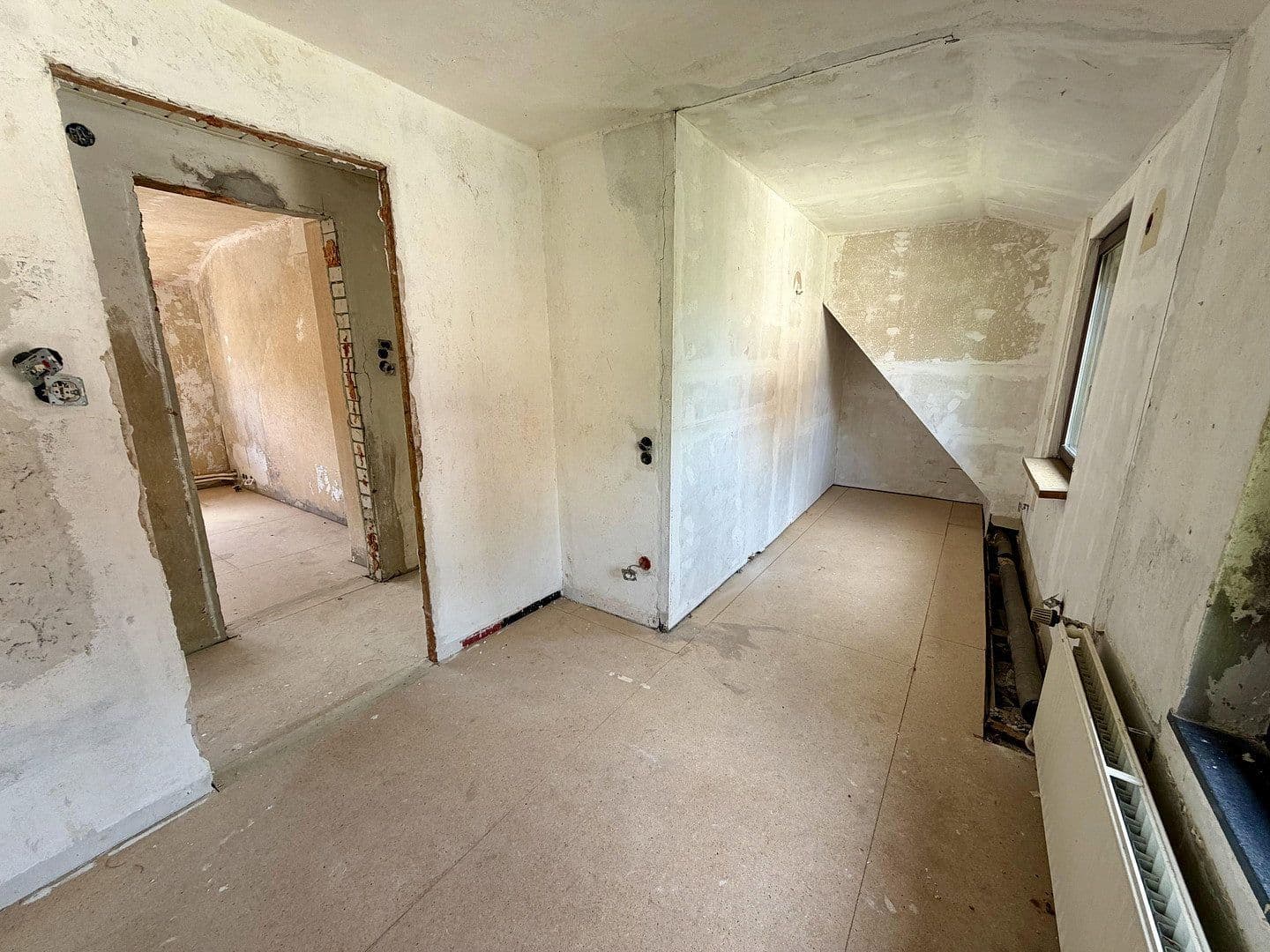 Prodej domu 100 m², pozemek 640 m², Delmenhorst, Dolní Sasko Prodej domu 100 m², pozemek 640 m², Delmenhorst, Dolní Sasko