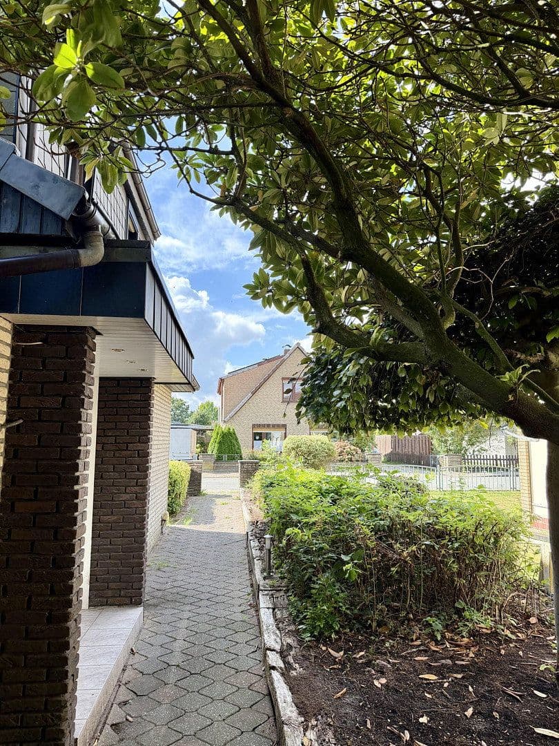 Prodej domu 100 m², pozemek 640 m², Delmenhorst, Dolní Sasko Prodej domu 100 m², pozemek 640 m², Delmenhorst, Dolní Sasko