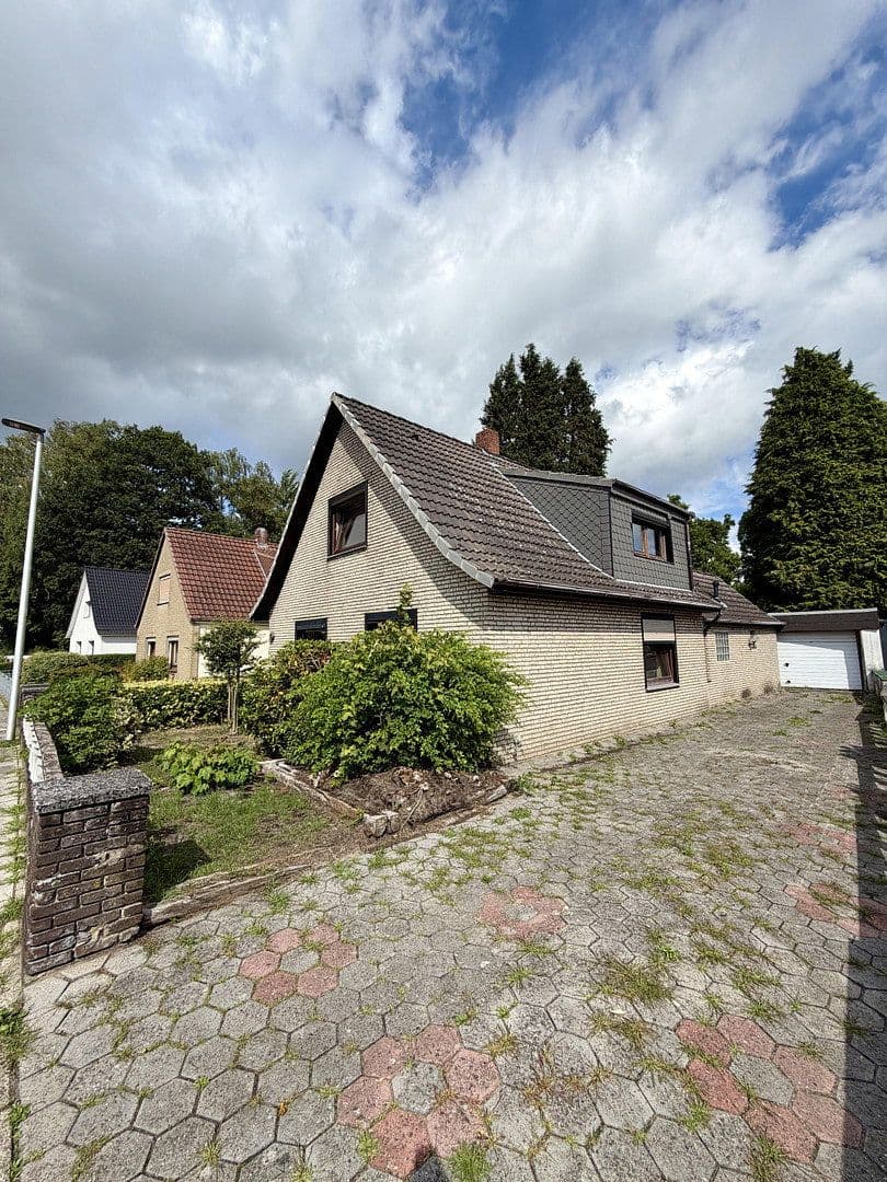 Prodej domu 100 m², pozemek 640 m², Delmenhorst, Dolní Sasko Prodej domu 100 m², pozemek 640 m², Delmenhorst, Dolní Sasko