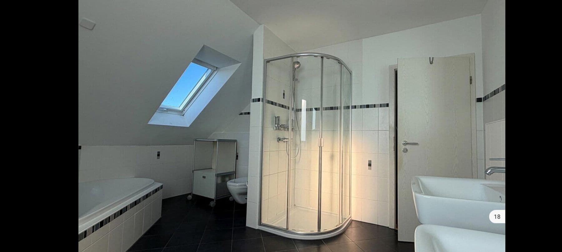 Prodej domu 146 m², pozemek 705 m², Remchingen, Bádensko-Württembersko Prodej domu 146 m², pozemek 705 m², Remchingen, Bádensko-Württembersko