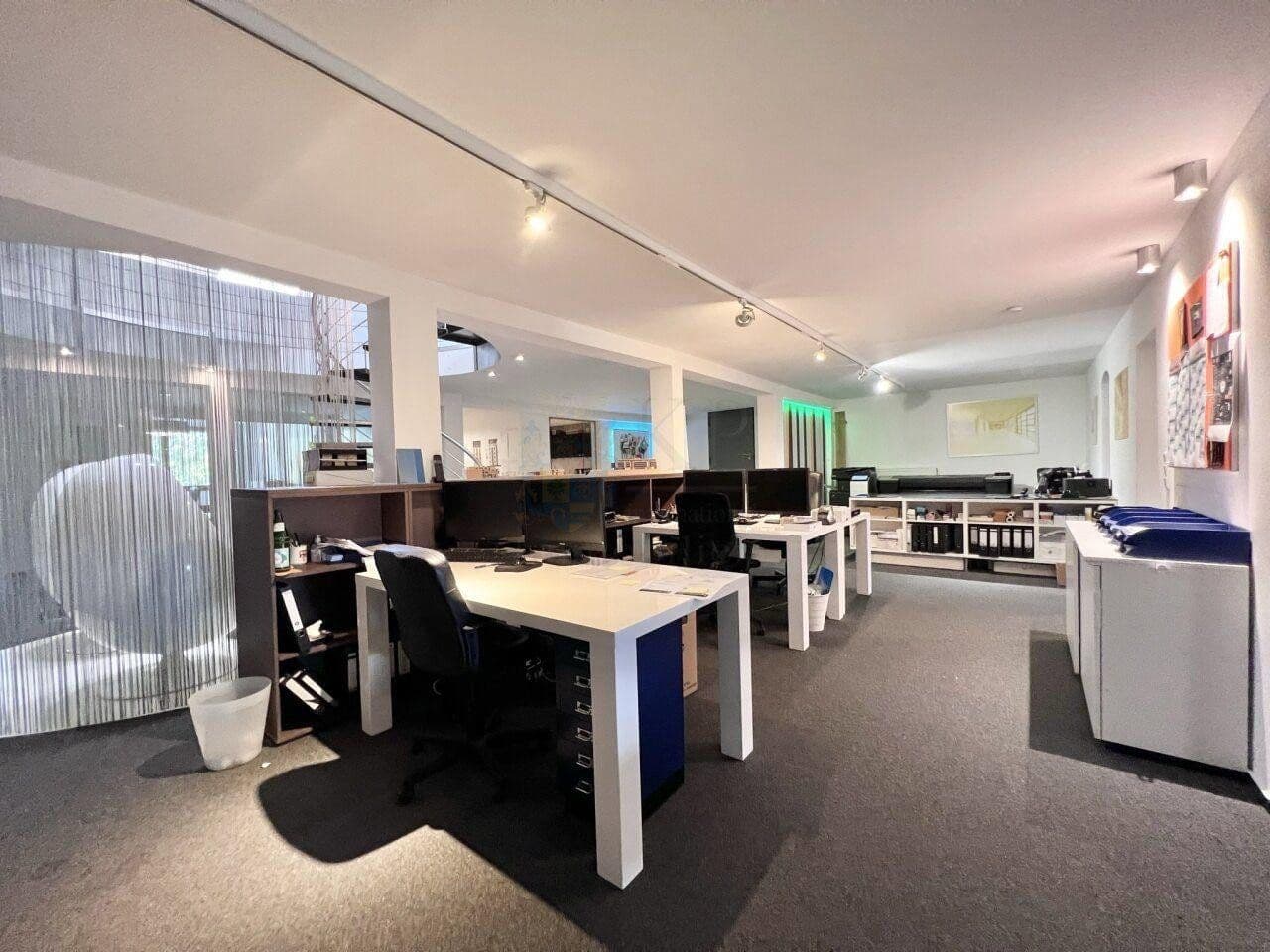 Pronájem kanceláře 330 m², wiesbaden-igstadt, Hessen Pronájem kanceláře 330 m², wiesbaden-igstadt, Hessen