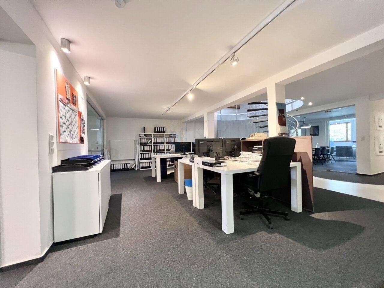 Pronájem kanceláře 330 m², wiesbaden-igstadt, Hessen Pronájem kanceláře 330 m², wiesbaden-igstadt, Hessen