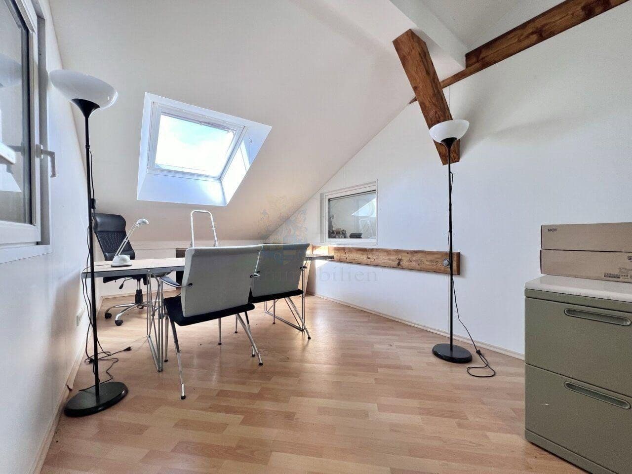 Pronájem kanceláře 330 m², wiesbaden-igstadt, Hessen Pronájem kanceláře 330 m², wiesbaden-igstadt, Hessen