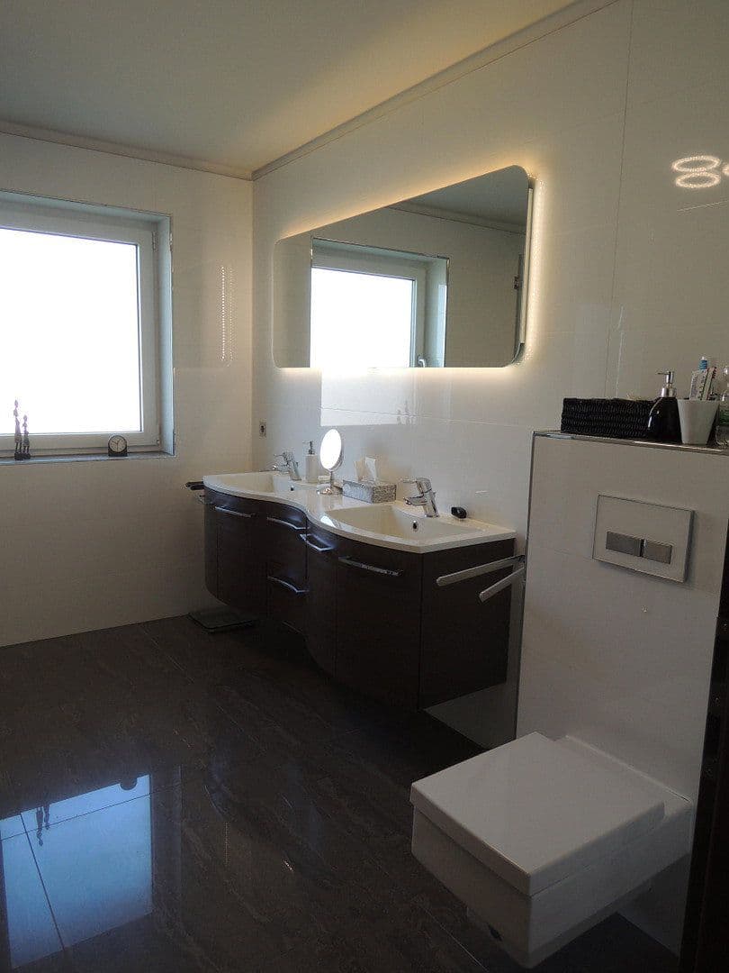 Prodej domu 220 m², pozemek 544 m², Kamp-Lintfort, Severní Porýní-Vestfálsko Prodej domu 220 m², pozemek 544 m², Kamp-Lintfort, Severní Porýní-Vestfálsko