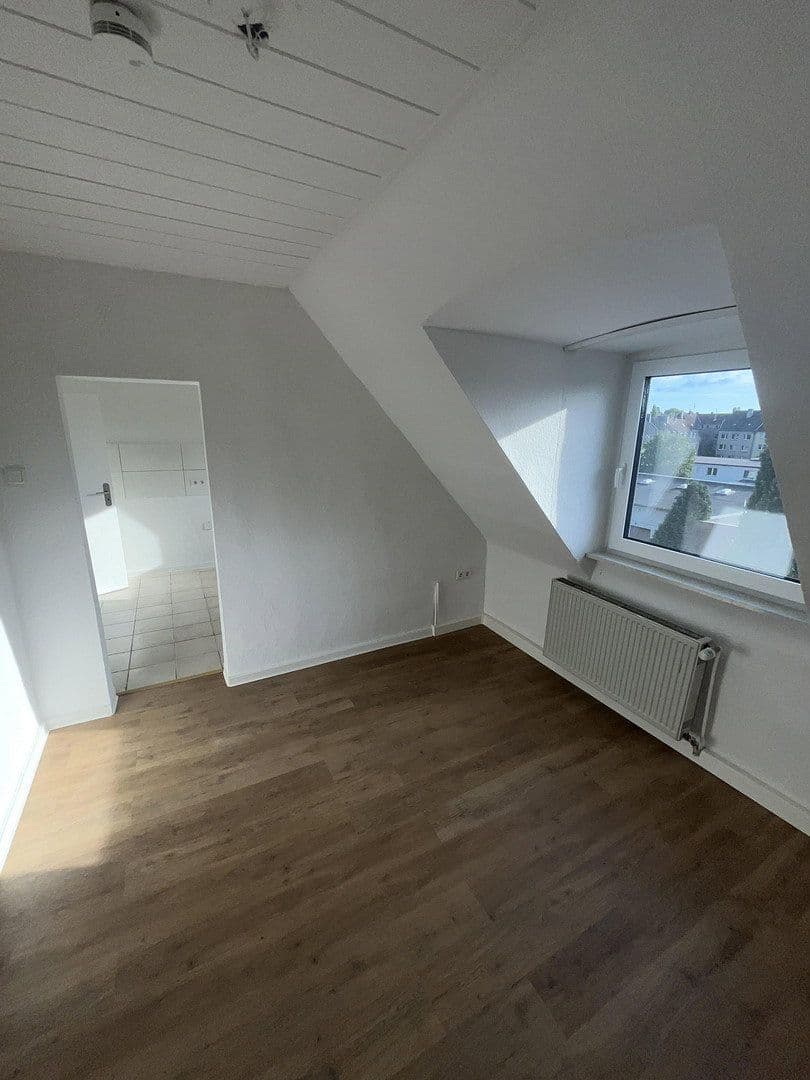 Pronájem bytu 3+1 70 m², Hohenzollernstr. 77, Gelsenkirchen, Severní Porýní-Vestfálsko Pronájem bytu 3+1 70 m², Hohenzollernstr. 77, Gelsenkirchen, Severní Porýní-Vestfálsko