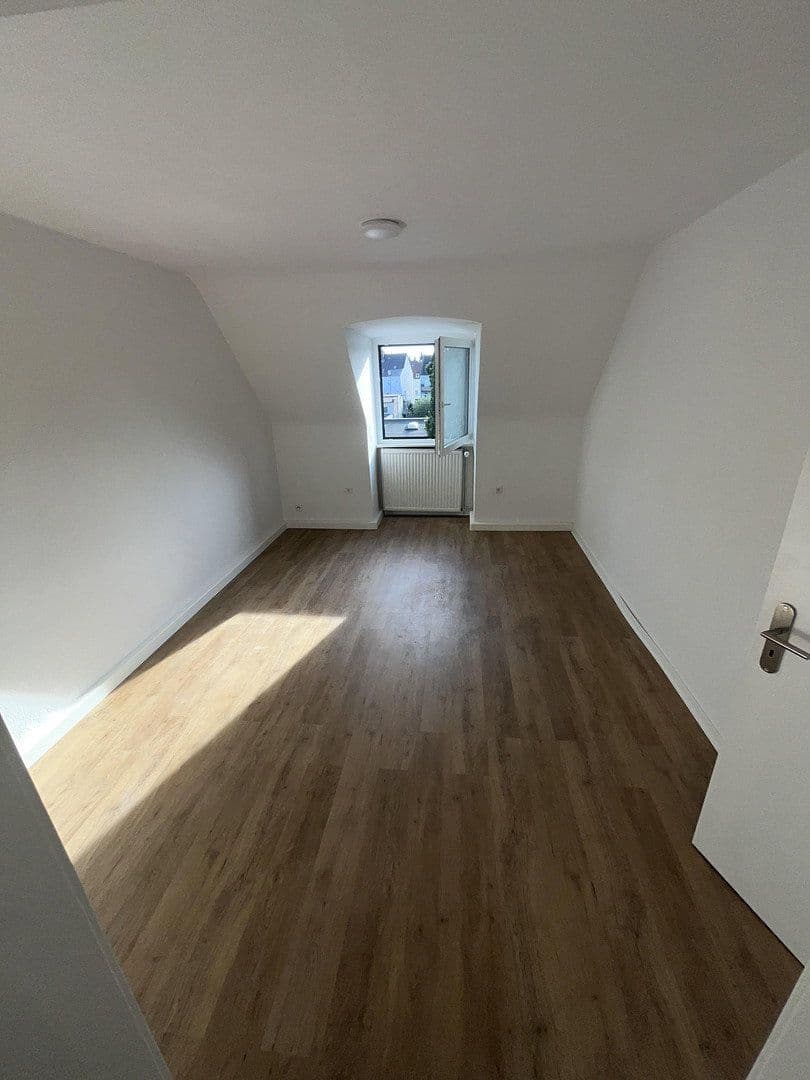 Pronájem bytu 3+1 70 m², Hohenzollernstr. 77, Gelsenkirchen, Severní Porýní-Vestfálsko Pronájem bytu 3+1 70 m², Hohenzollernstr. 77, Gelsenkirchen, Severní Porýní-Vestfálsko
