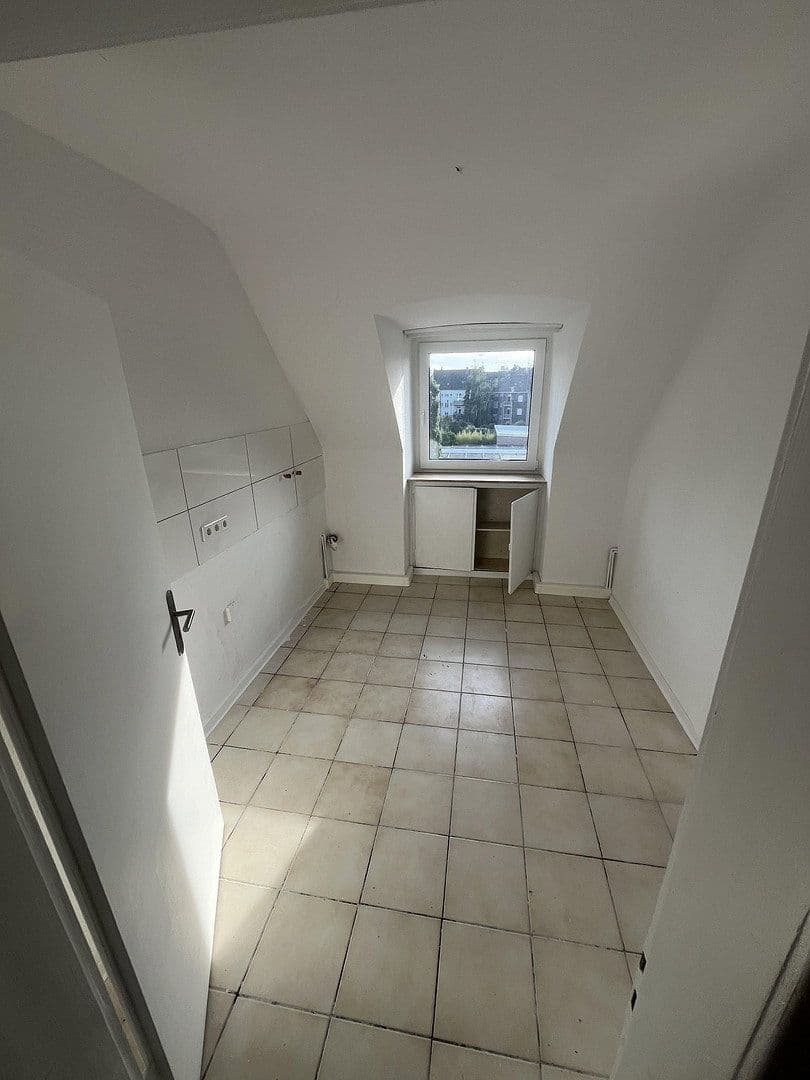 Pronájem bytu 3+1 70 m², Hohenzollernstr. 77, Gelsenkirchen, Severní Porýní-Vestfálsko Pronájem bytu 3+1 70 m², Hohenzollernstr. 77, Gelsenkirchen, Severní Porýní-Vestfálsko