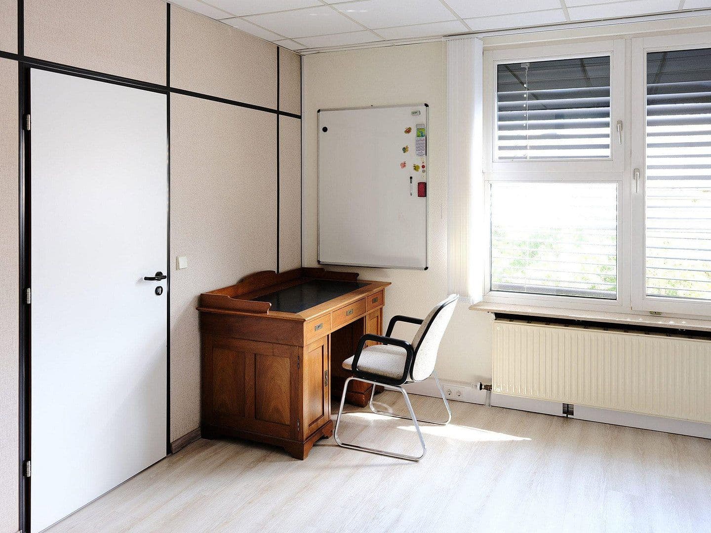 Pronájem kanceláře 178 m², Heiningen, Bádensko-Württembersko Pronájem kanceláře 178 m², Heiningen, Bádensko-Württembersko