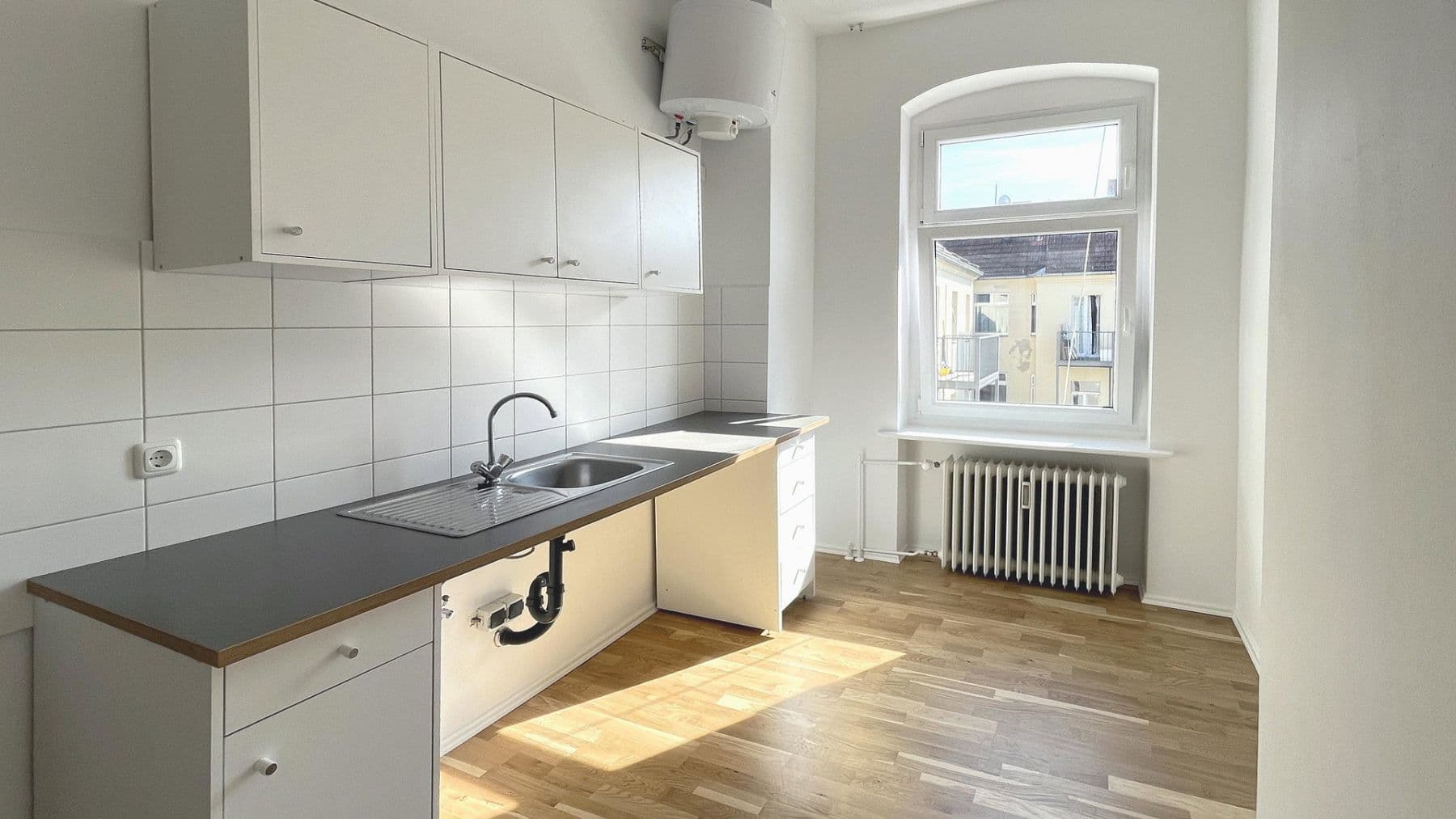 Prodej bytu 1+1 42 m², Berlin, Berlín Prodej bytu 1+1 42 m², Berlin, Berlín