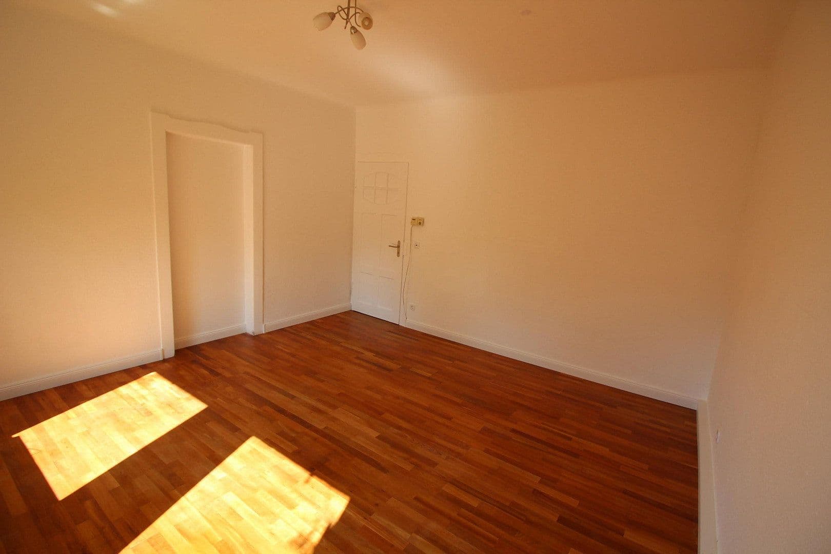 Prodej bytu 2+1 52 m², Stuttgart, Bádensko-Württembersko Prodej bytu 2+1 52 m², Stuttgart, Bádensko-Württembersko