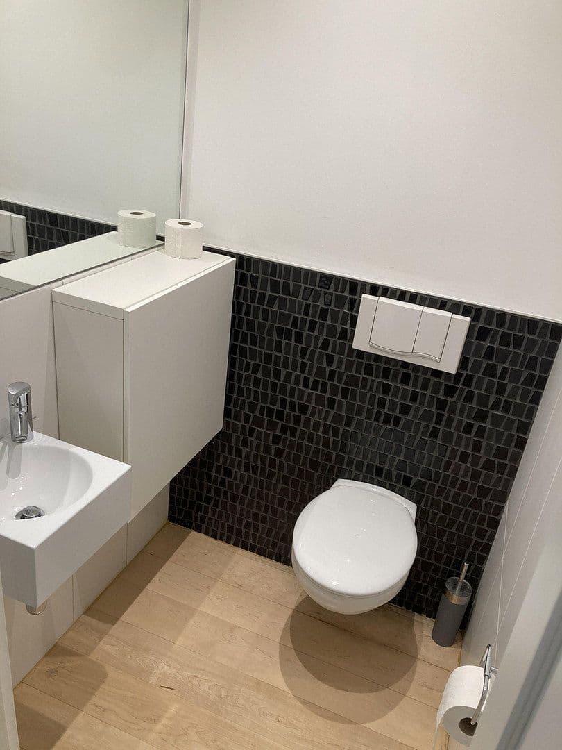 Pronájem domu 172 m², pozemek 257 m², Leverkusen, Severní Porýní-Vestfálsko Pronájem domu 172 m², pozemek 257 m², Leverkusen, Severní Porýní-Vestfálsko