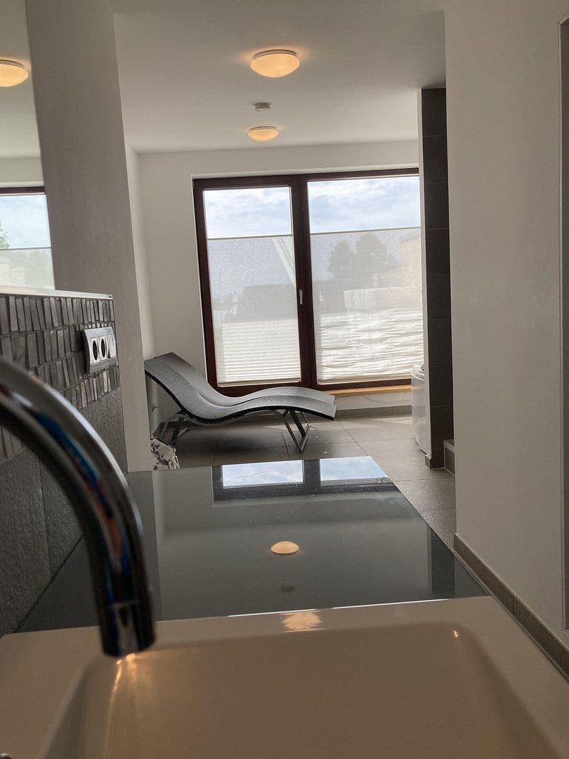 Pronájem domu 172 m², pozemek 257 m², Leverkusen, Severní Porýní-Vestfálsko Pronájem domu 172 m², pozemek 257 m², Leverkusen, Severní Porýní-Vestfálsko