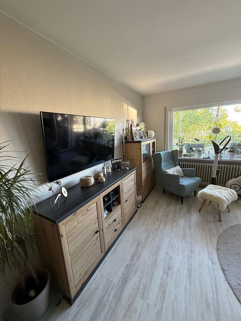 Pronájem bytu 2+1 56 m², Triftstraße 19, Frankfurt, Hessen Pronájem bytu 2+1 56 m², Triftstraße 19, Frankfurt, Hessen