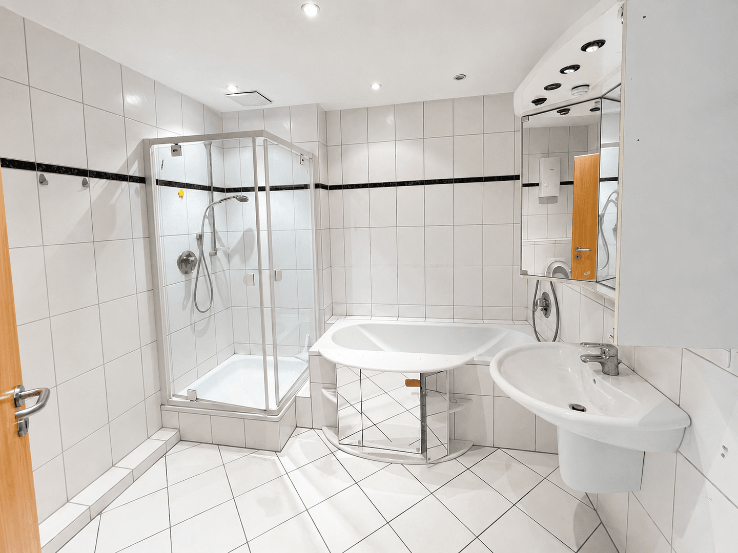 Pronájem bytu 2+1 119 m², Alte Kemmenauer Strasse 37, Bad Ems, Porýní-Falc Pronájem bytu 2+1 119 m², Alte Kemmenauer Strasse 37, Bad Ems, Porýní-Falc