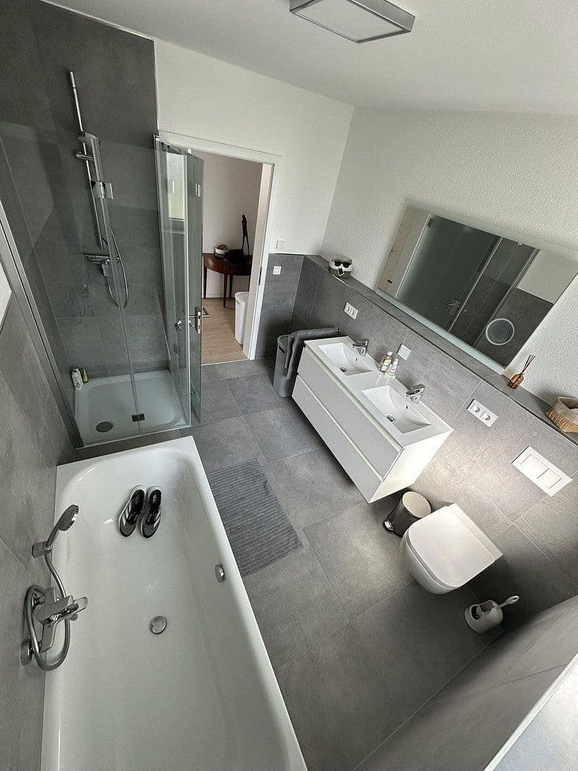 Pronájem bytu 4+1 120 m², Kirn, Porýní-Falc Pronájem bytu 4+1 120 m², Kirn, Porýní-Falc