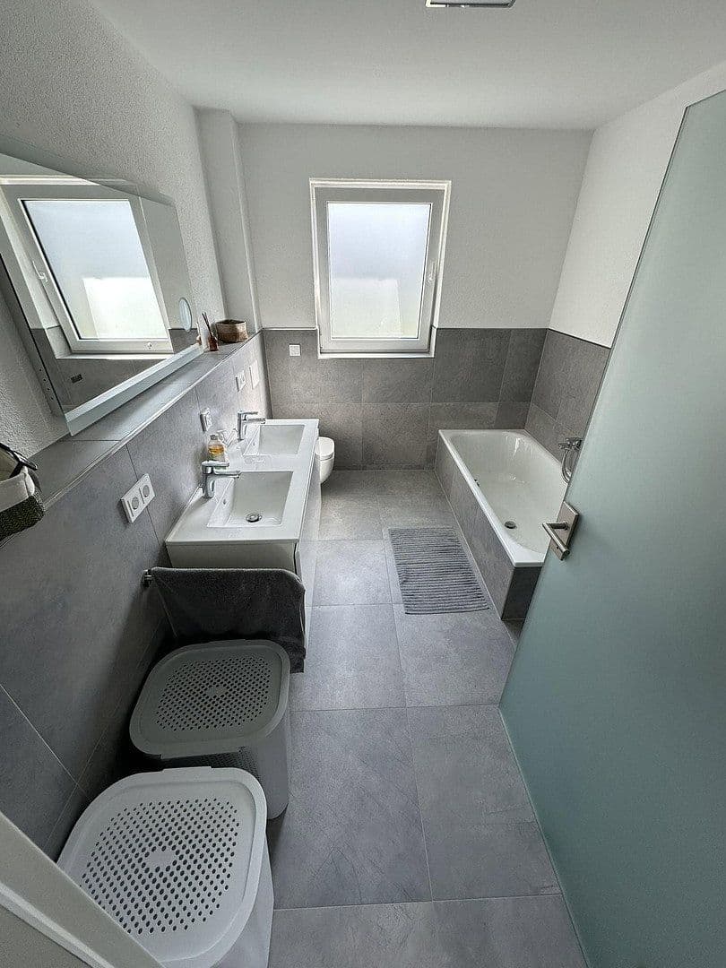 Pronájem bytu 4+1 120 m², Kirn, Porýní-Falc Pronájem bytu 4+1 120 m², Kirn, Porýní-Falc