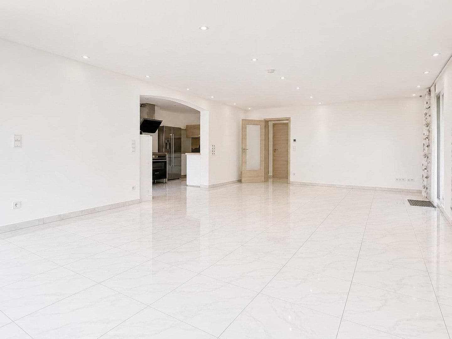 Prodej domu 174 m², pozemek 927 m², Im Klopseifen, Asbach, Porýní-Falc Prodej domu 174 m², pozemek 927 m², Im Klopseifen, Asbach, Porýní-Falc