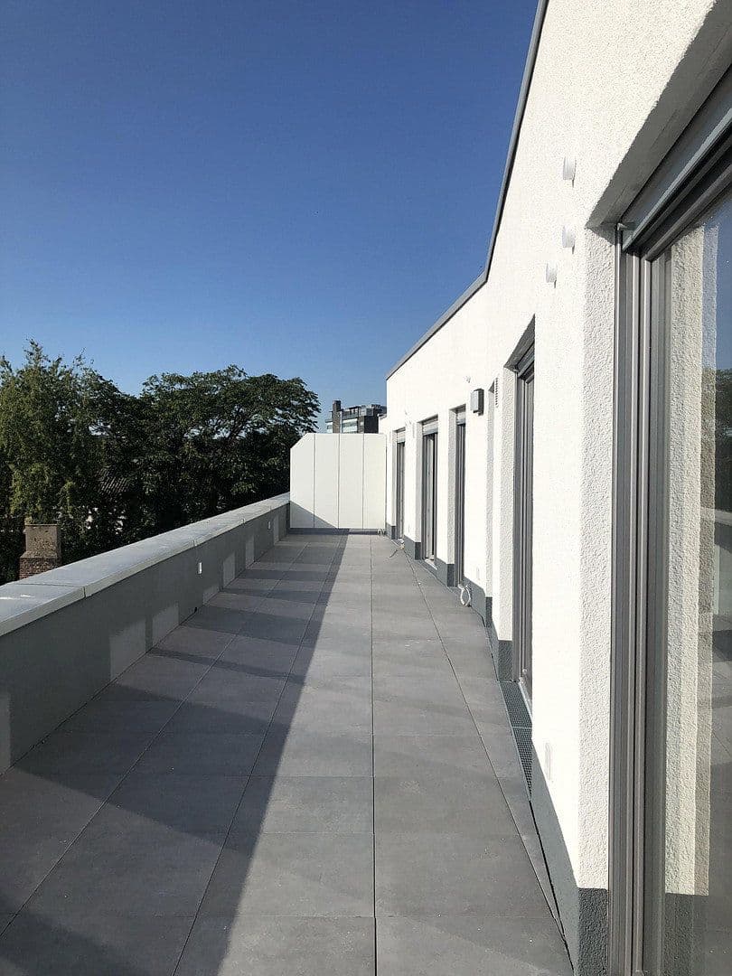 Pronájem bytu 4+1 172 m², Neuss, Severní Porýní-Vestfálsko Pronájem bytu 4+1 172 m², Neuss, Severní Porýní-Vestfálsko
