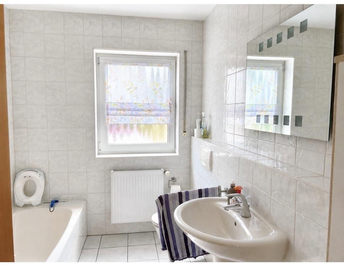 Prodej bytu 4+1 105 m², Mülheim-Kärlich, Porýní-Falc Prodej bytu 4+1 105 m², Mülheim-Kärlich, Porýní-Falc