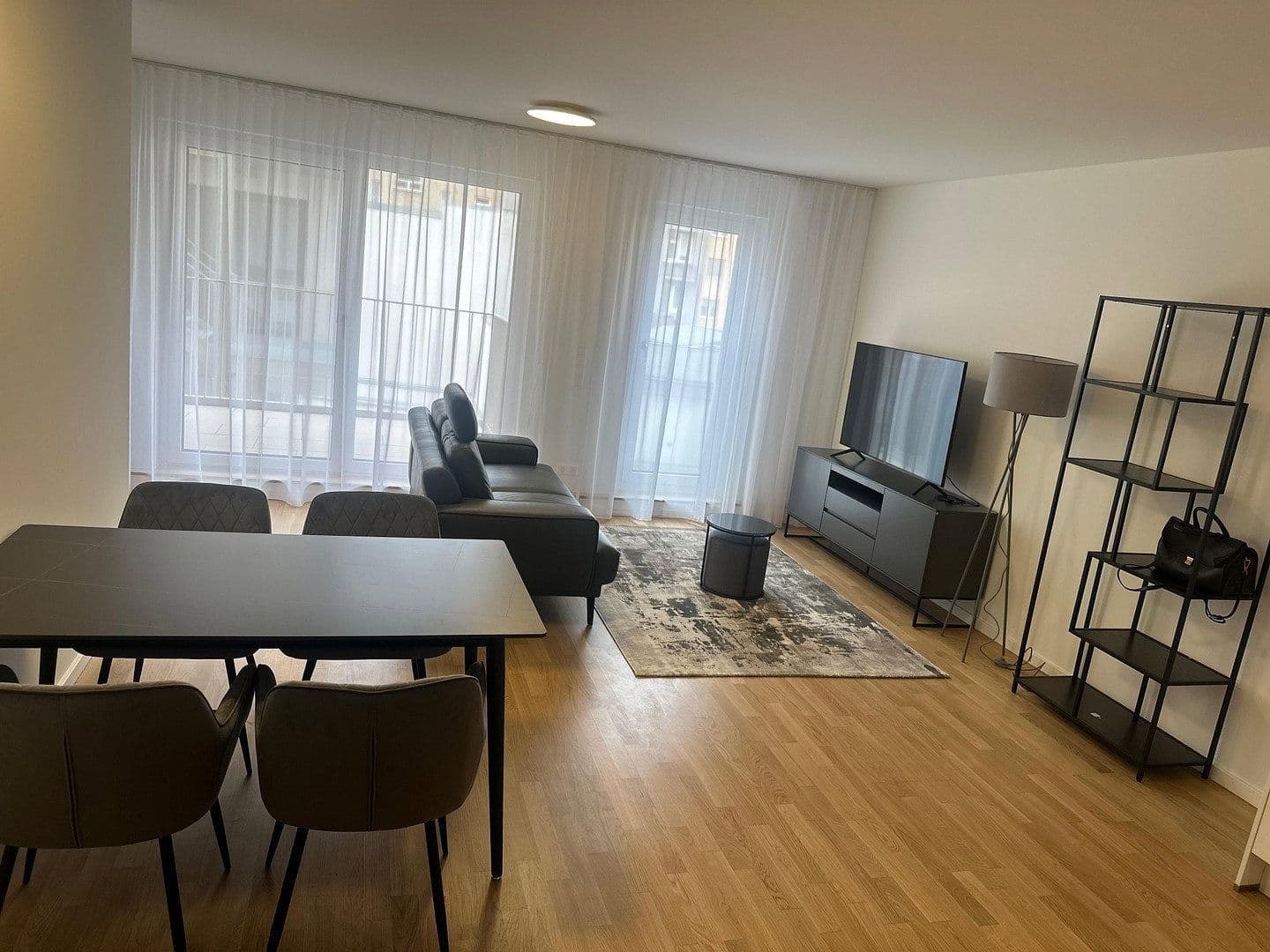 Pronájem bytu 2+1 65 m², Mannheim, Bádensko-Württembersko Pronájem bytu 2+1 65 m², Mannheim, Bádensko-Württembersko