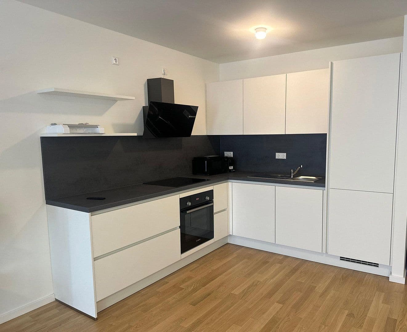 Pronájem bytu 2+1 65 m², Mannheim, Bádensko-Württembersko Pronájem bytu 2+1 65 m², Mannheim, Bádensko-Württembersko