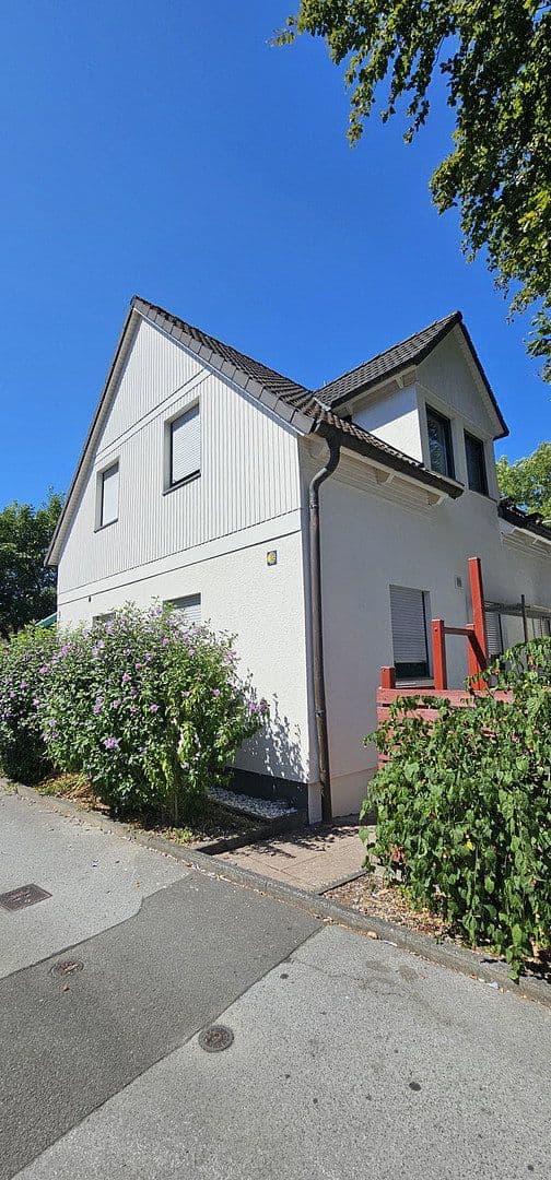 Pronájem bytu 2+1 43 m², Solingen, Severní Porýní-Vestfálsko Pronájem bytu 2+1 43 m², Solingen, Severní Porýní-Vestfálsko