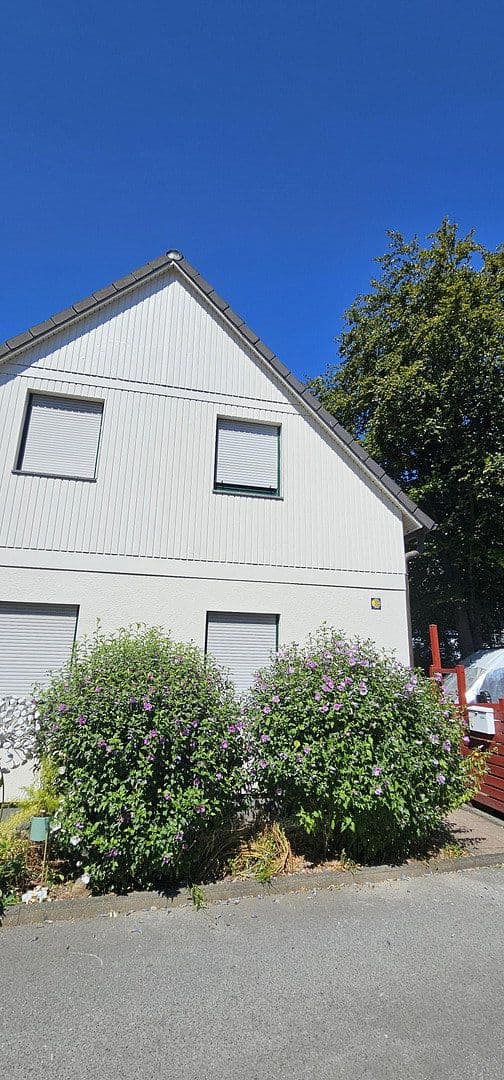 Pronájem bytu 2+1 43 m², Solingen, Severní Porýní-Vestfálsko Pronájem bytu 2+1 43 m², Solingen, Severní Porýní-Vestfálsko