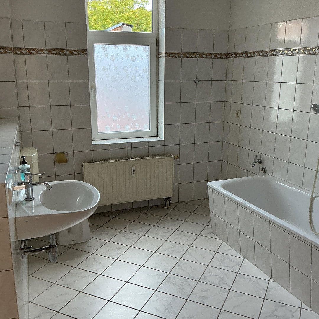 Pronájem bytu 2+1 62 m², Bielfeldstraße 11, Arnstadt, Durynsko Pronájem bytu 2+1 62 m², Bielfeldstraße 11, Arnstadt, Durynsko