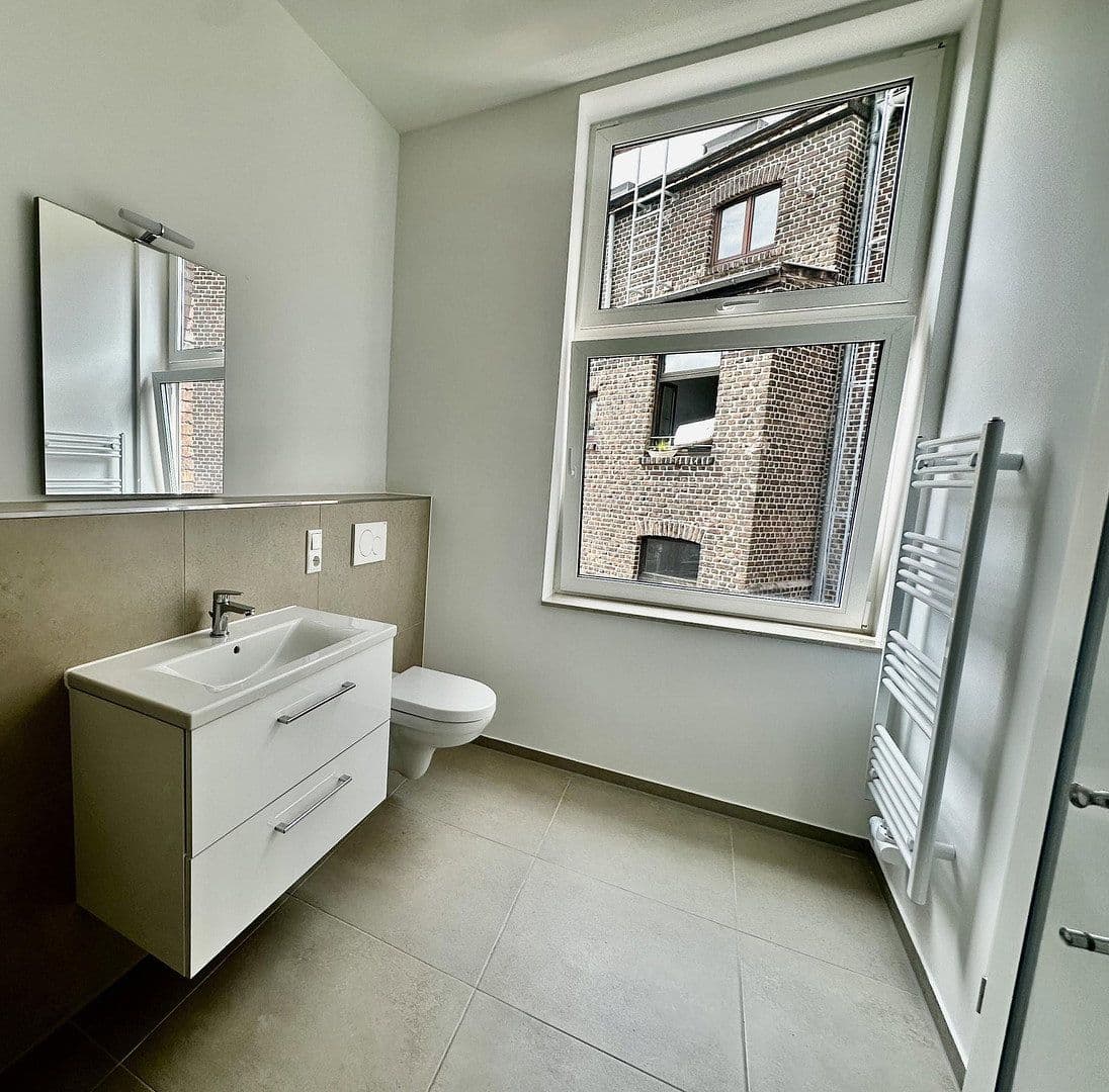 Prodej bytu 4+1 85 m², Adalbertsteinweg 204, Cáchy, Severní Porýní-Vestfálsko Prodej bytu 4+1 85 m², Adalbertsteinweg 204, Cáchy, Severní Porýní-Vestfálsko