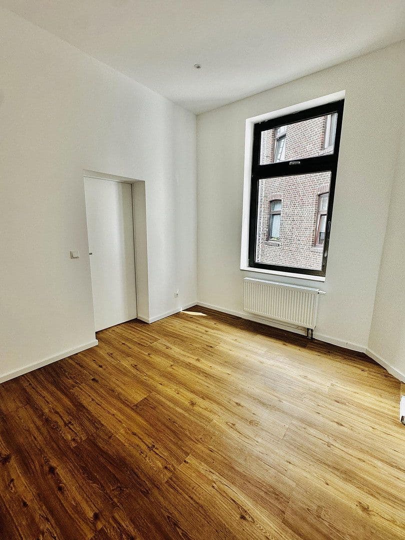 Prodej bytu 4+1 85 m², Adalbertsteinweg 204, Cáchy, Severní Porýní-Vestfálsko Prodej bytu 4+1 85 m², Adalbertsteinweg 204, Cáchy, Severní Porýní-Vestfálsko