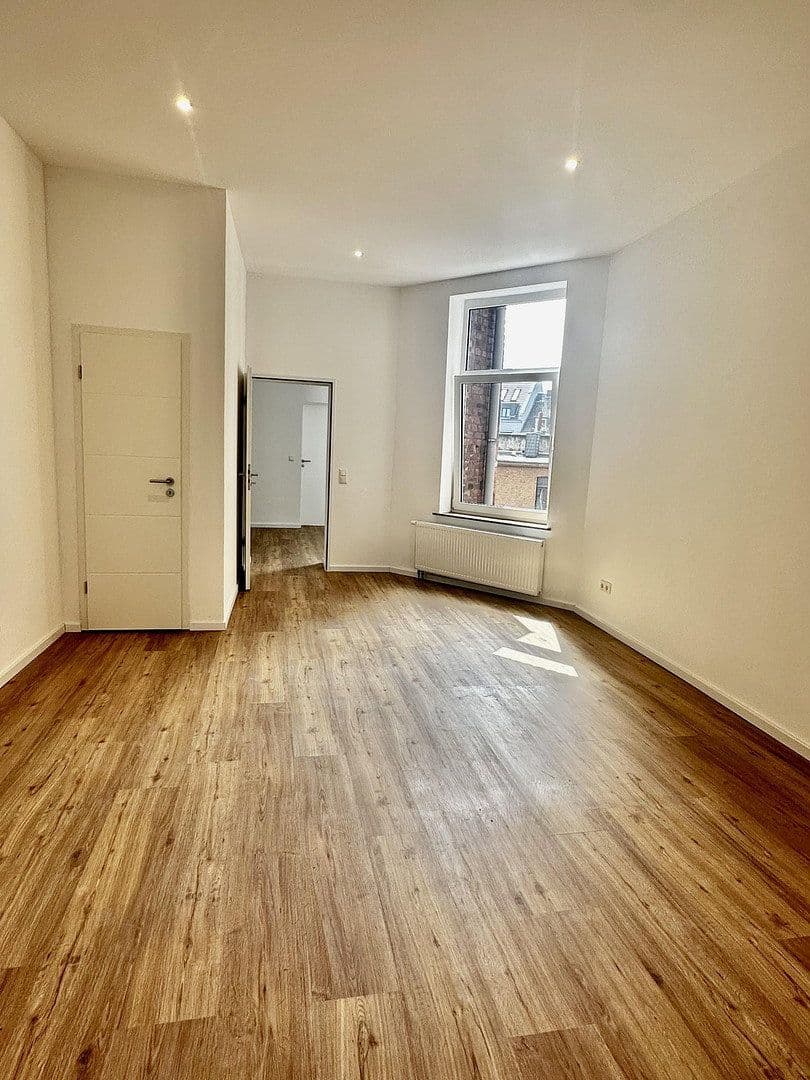 Prodej bytu 4+1 85 m², Adalbertsteinweg 204, Cáchy, Severní Porýní-Vestfálsko Prodej bytu 4+1 85 m², Adalbertsteinweg 204, Cáchy, Severní Porýní-Vestfálsko