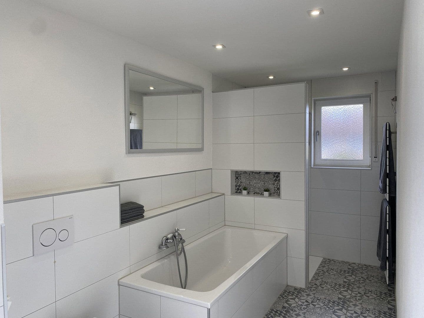 Prodej domu 143 m², pozemek 398 m², Weil am Rhein, Bádensko-Württembersko Prodej domu 143 m², pozemek 398 m², Weil am Rhein, Bádensko-Württembersko