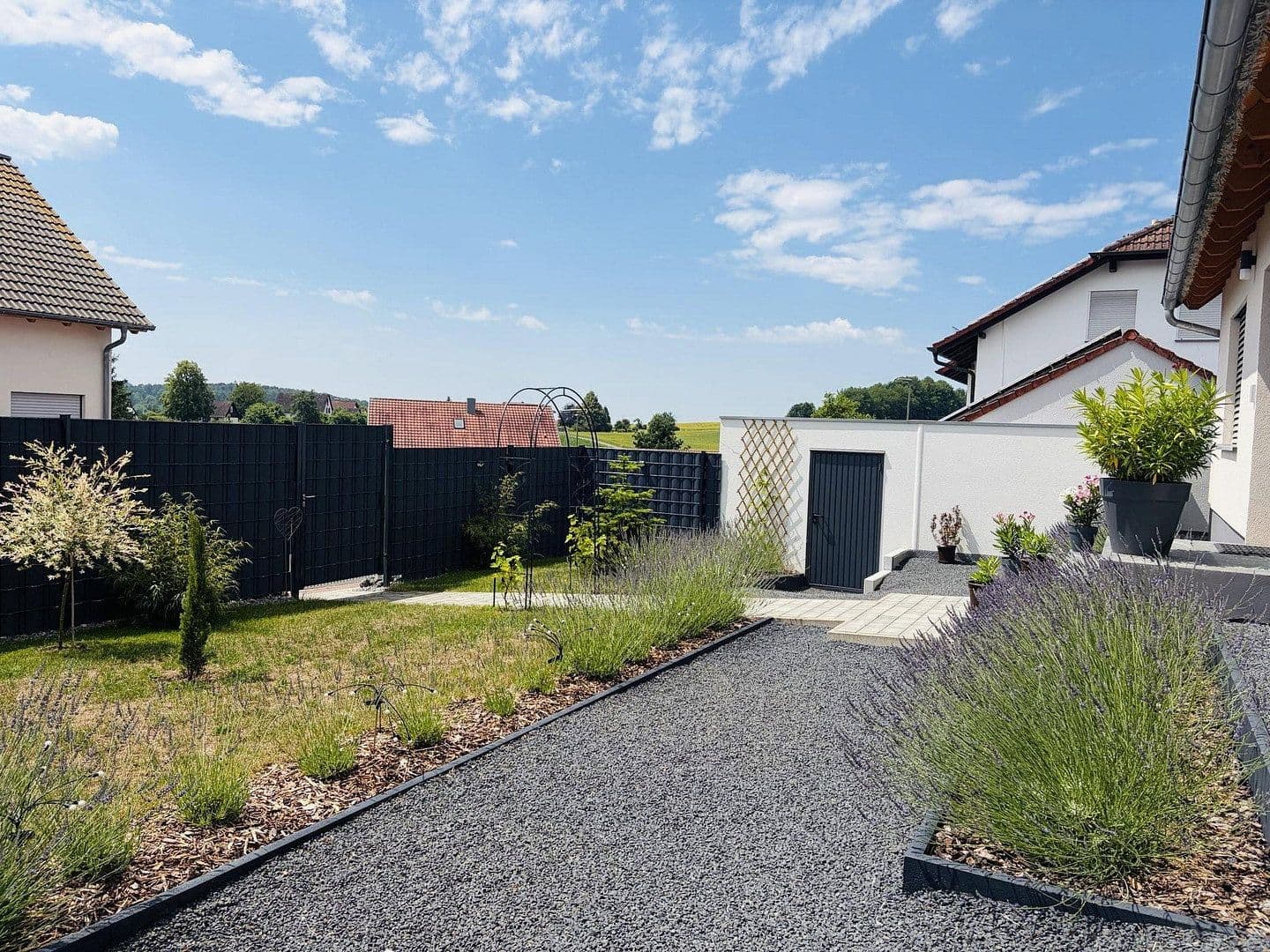 Prodej domu 144 m², pozemek 631 m², Rosenberg, Bádensko-Württembersko Prodej domu 144 m², pozemek 631 m², Rosenberg, Bádensko-Württembersko