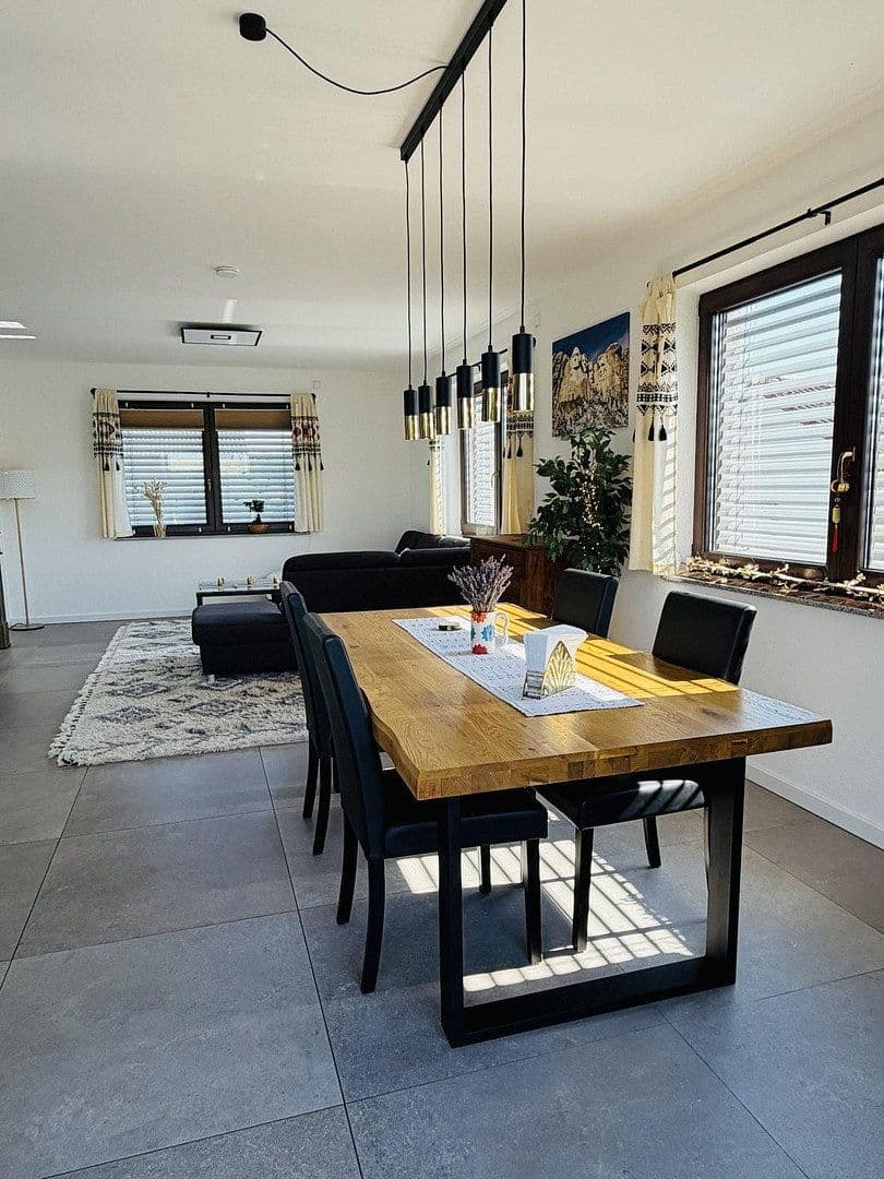 Prodej domu 144 m², pozemek 631 m², Rosenberg, Bádensko-Württembersko Prodej domu 144 m², pozemek 631 m², Rosenberg, Bádensko-Württembersko