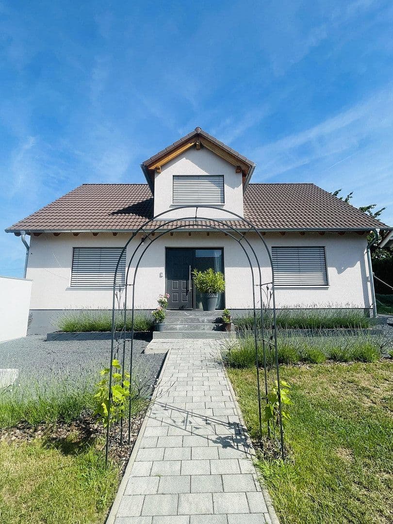 Prodej domu 144 m², pozemek 631 m², Rosenberg, Bádensko-Württembersko Prodej domu 144 m², pozemek 631 m², Rosenberg, Bádensko-Württembersko