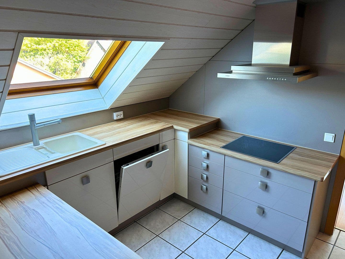 Pronájem bytu 3+kk 85 m², Wüstenrot, Bádensko-Württembersko Pronájem bytu 3+kk 85 m², Wüstenrot, Bádensko-Württembersko